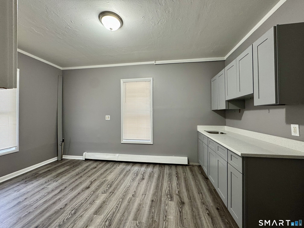 1102 Main Street - Photo 3