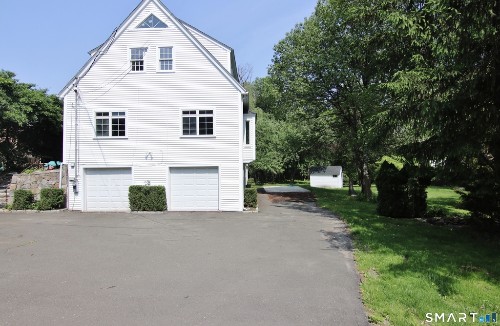821 Long Ridge Road - Photo 19