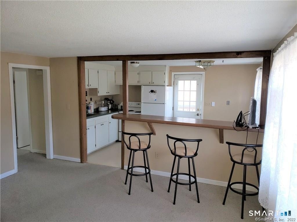 8 White Oak Road - Photo 4