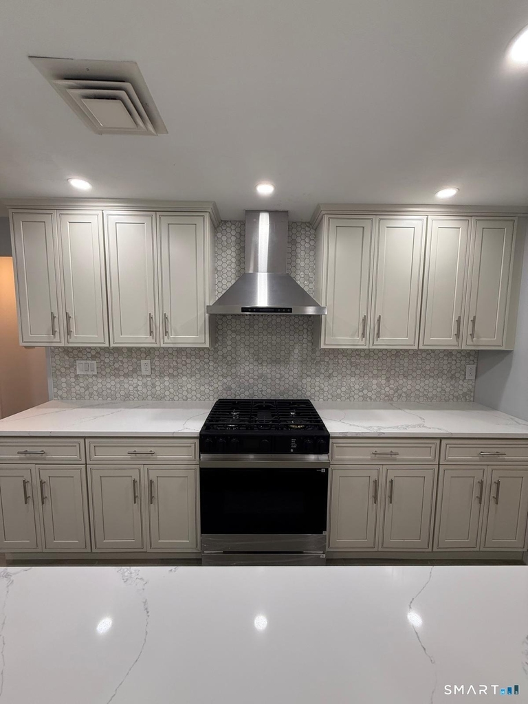 82 Crown Street - Photo 12