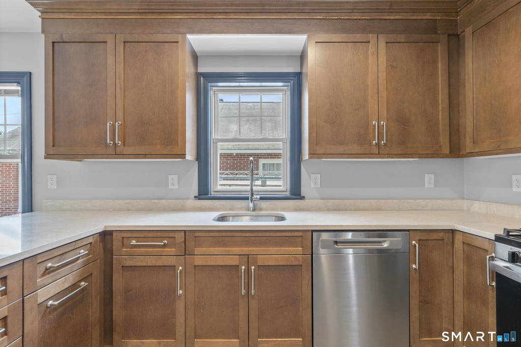 16 Saint Charles Avenue - Photo 8