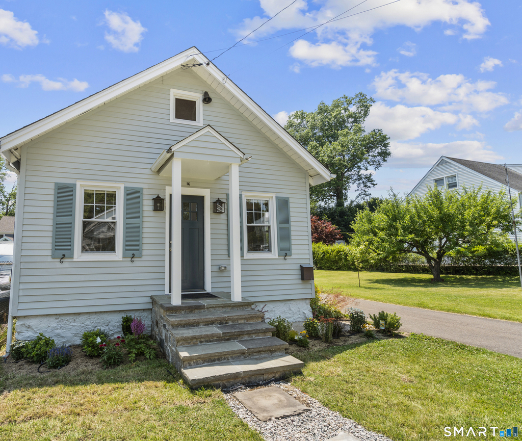 16 Saint Charles Avenue - Photo 2