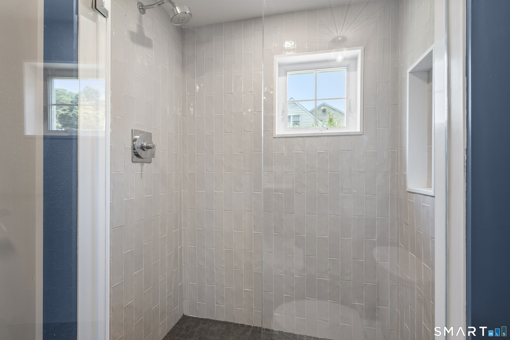 16 Saint Charles Avenue - Photo 18