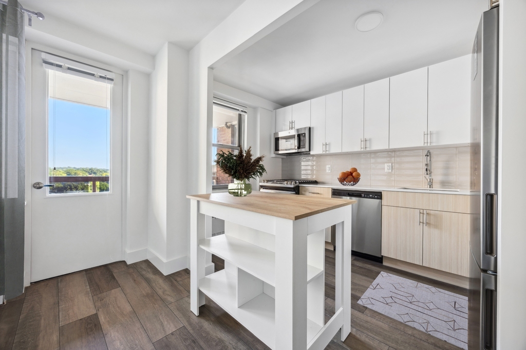 104-20 Queens Boulevard Forest Hills - Photo 3