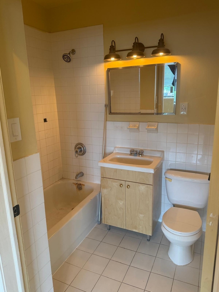 McLean Avenue - Photo 1