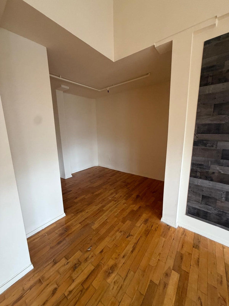 McLean Avenue - Photo 7