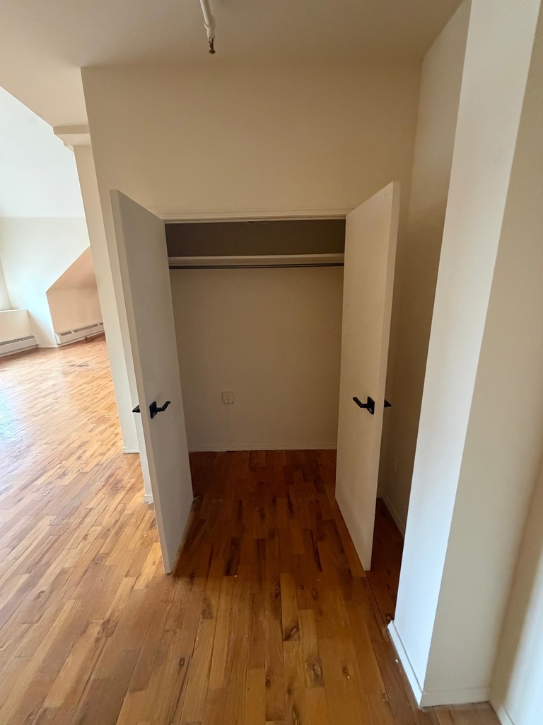 McLean Avenue - Photo 8