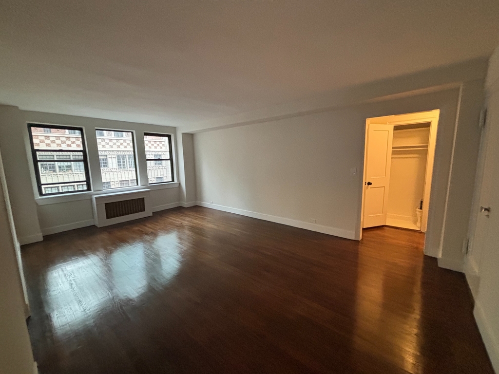 328 East 43rd Street - Photo 1