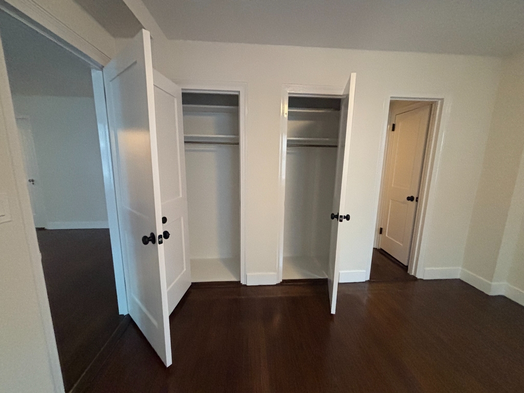 328 East 43rd Street - Photo 11