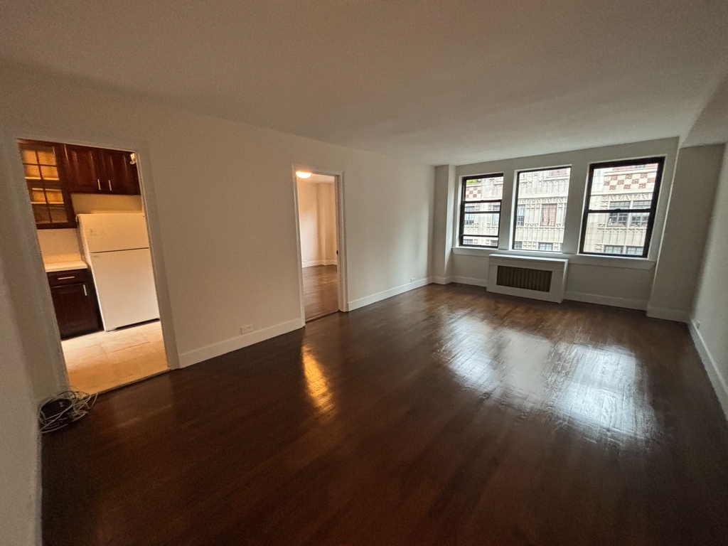 328 East 43rd Street - Photo 0
