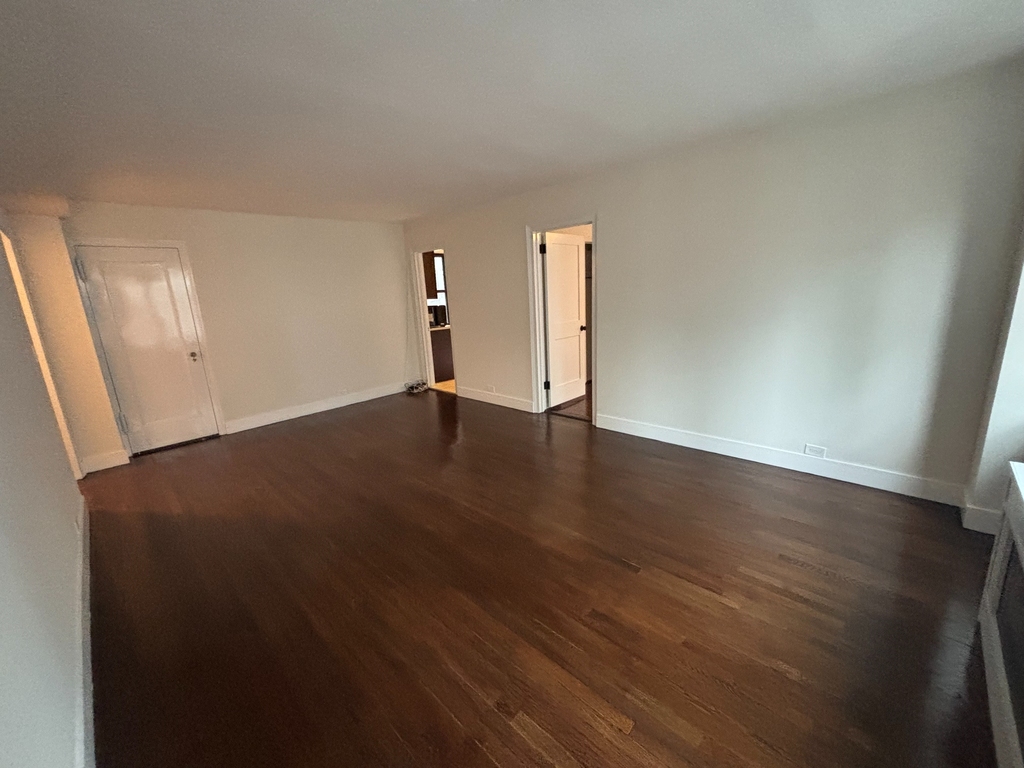 328 East 43rd Street - Photo 3