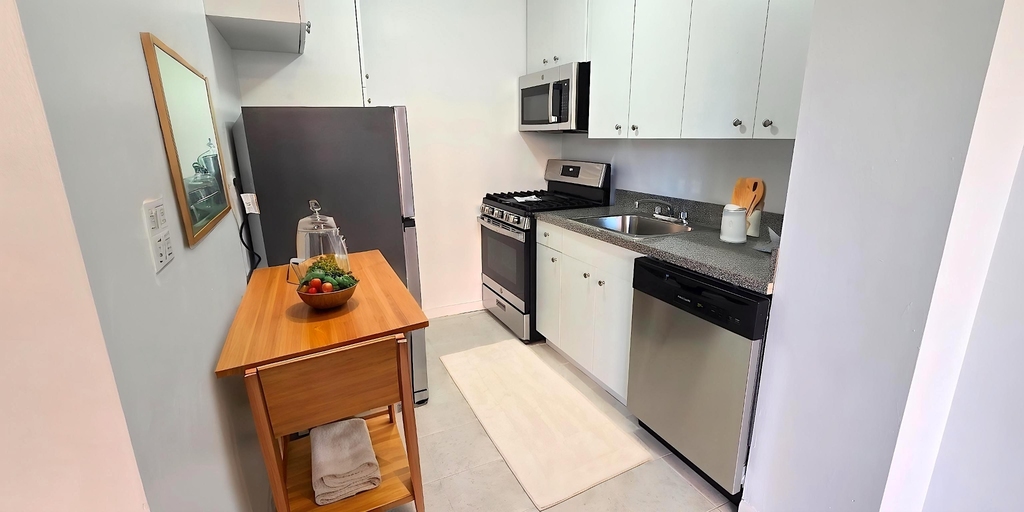 175 West 90th Street - Photo 1