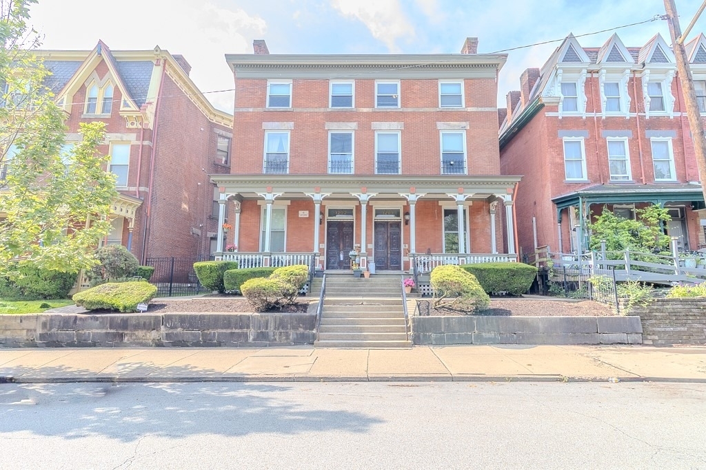 1207 W North Ave - Photo 0
