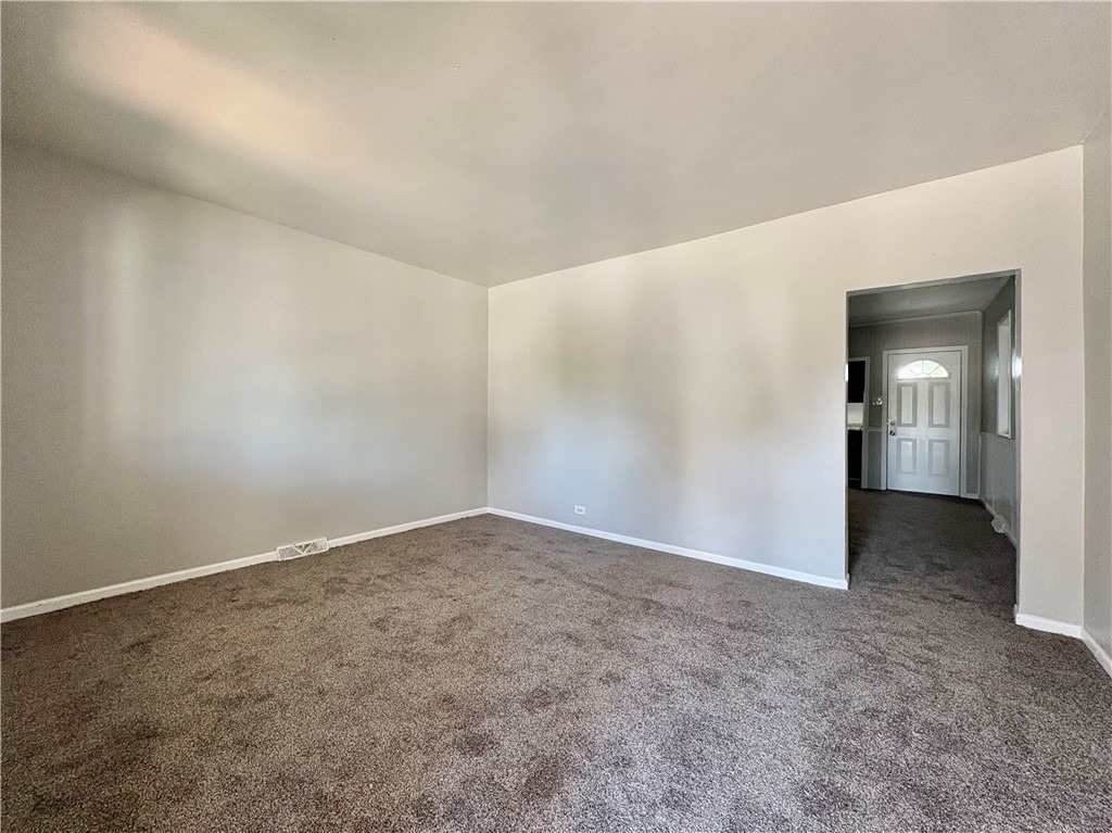 594 E Madison St - Photo 2