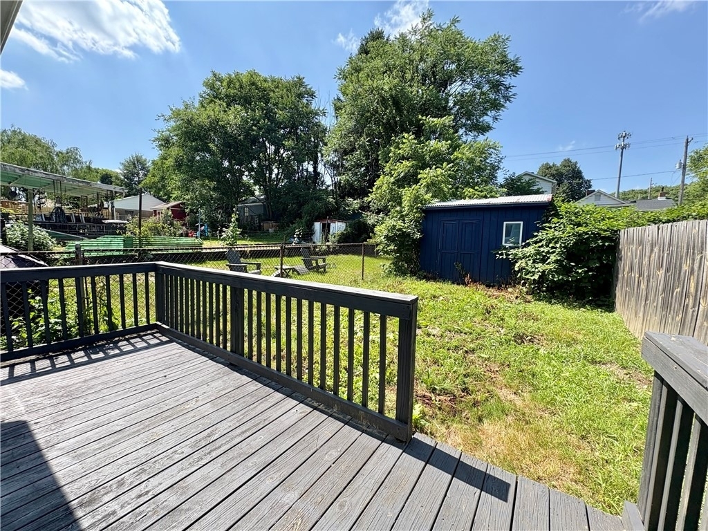 594 E Madison St - Photo 15