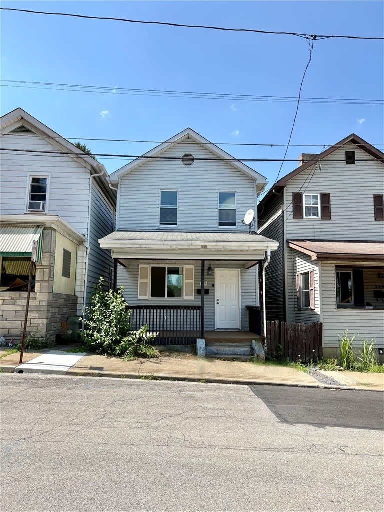 594 E Madison St - Photo 0
