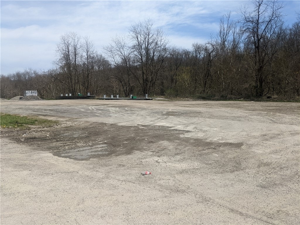1099 Jolly School Rd - Photo 2