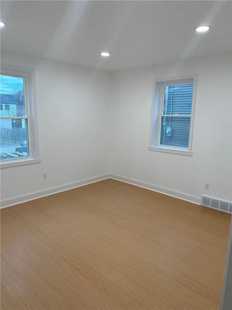 1415 Columbus Ave - Photo 2