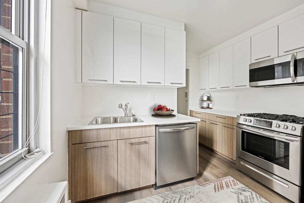 104-40 Queens Boulevard - Photo 4