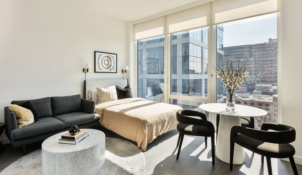 606 West 30th Street - Photo 0