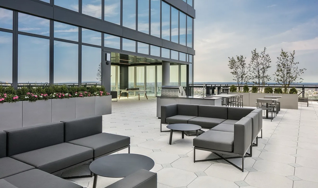 606 West 30th Street - Photo 9