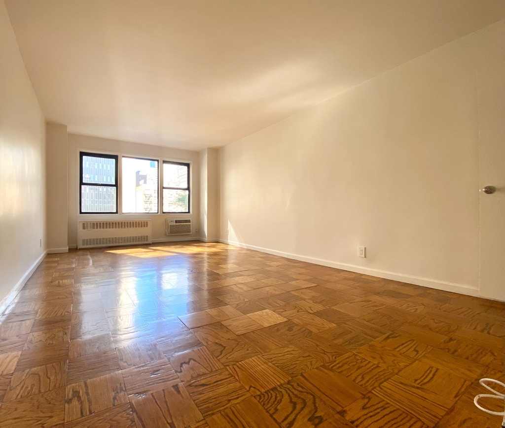 36th Street & 3rd Avenue  - Photo 0