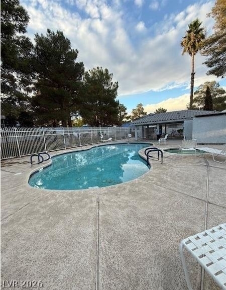 2121 Chertsey Drive - Photo 3