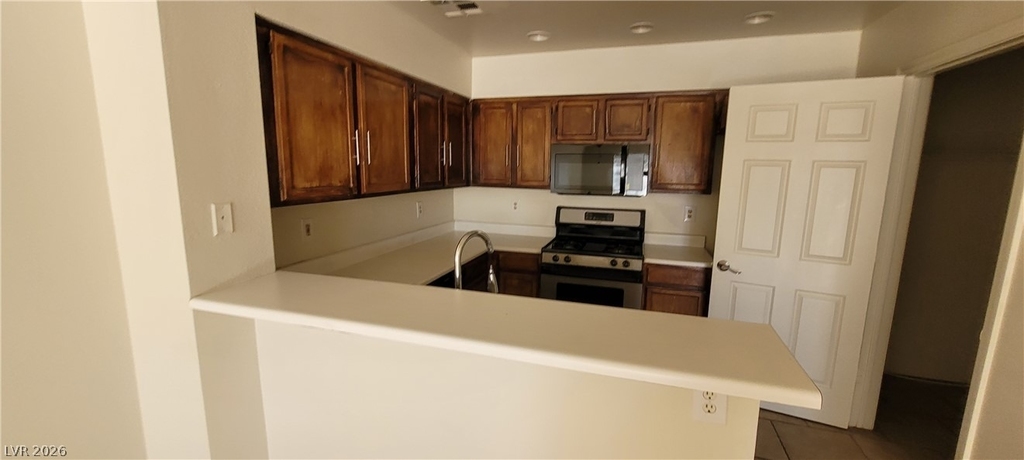 2121 Chertsey Drive - Photo 8