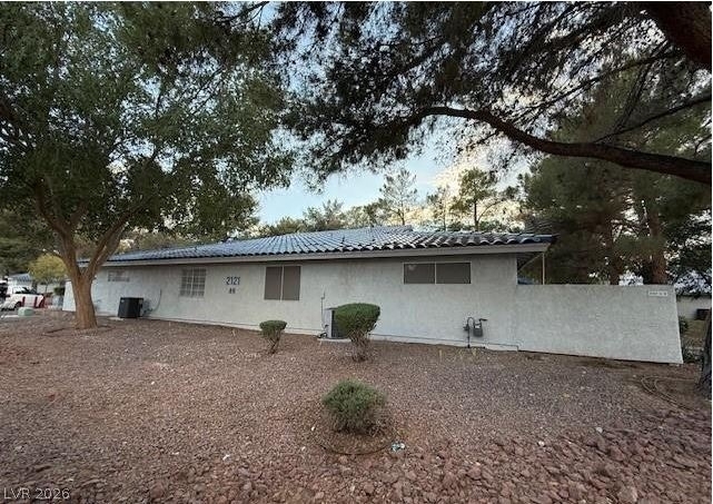 2121 Chertsey Drive - Photo 2