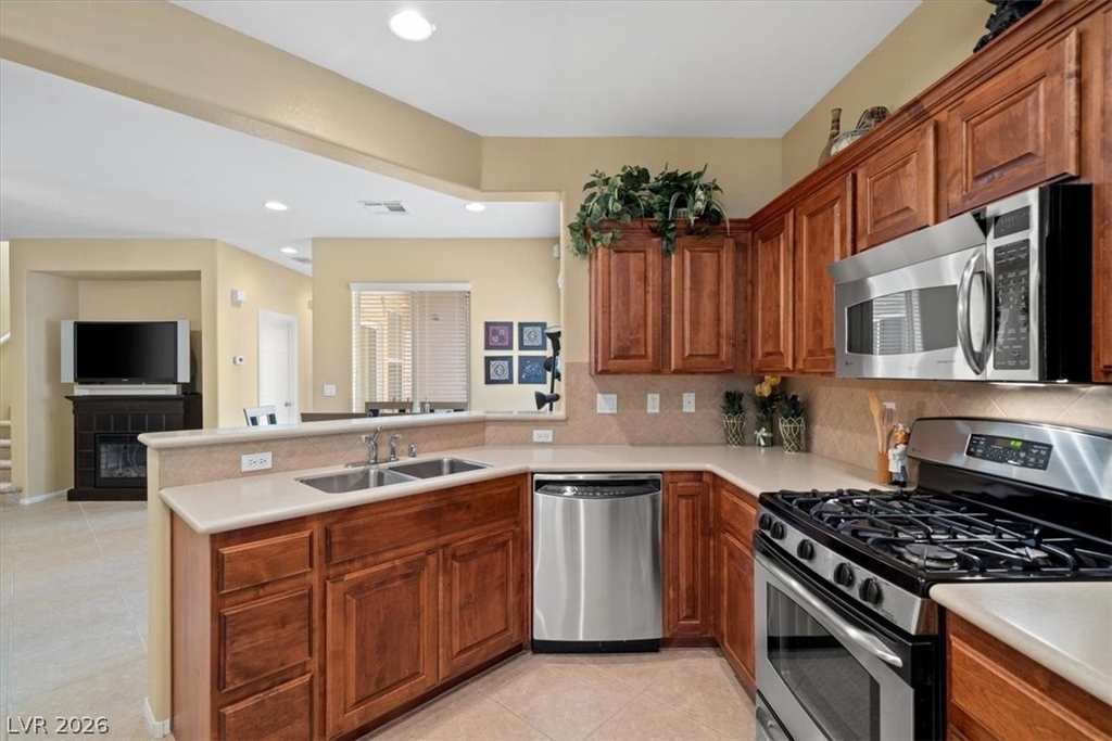 6729 Bluebell Garden Street - Photo 9