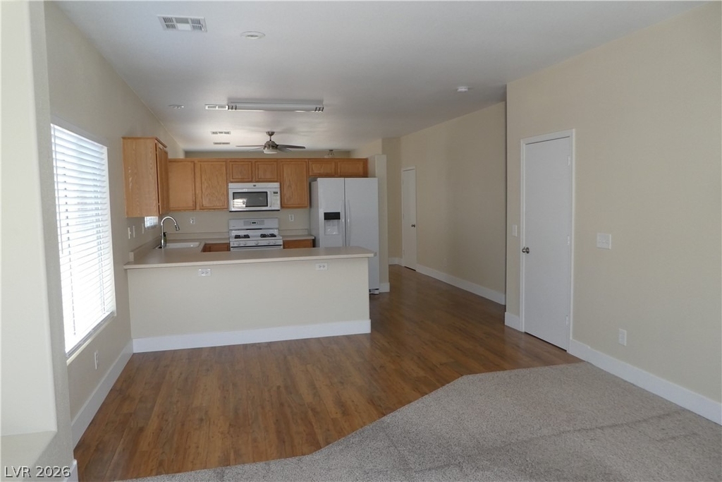 6038 Blue Autumn Street - Photo 10