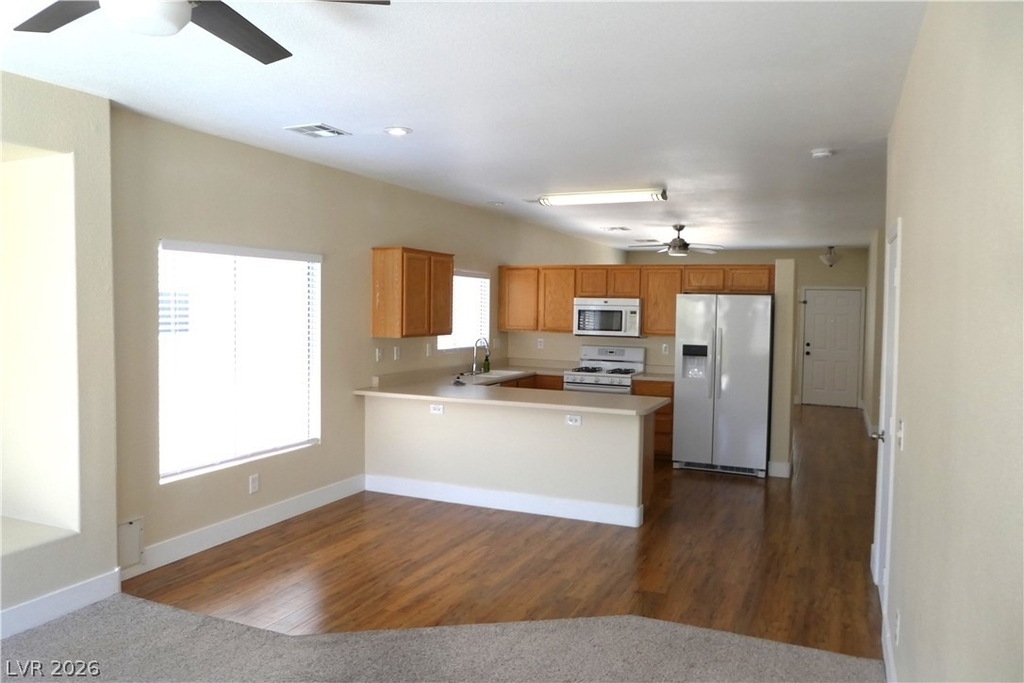 6038 Blue Autumn Street - Photo 11