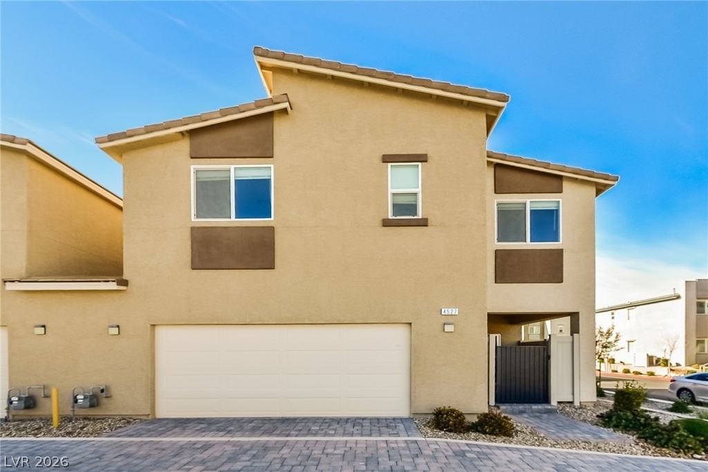 4527 Sapphire Moon Avenue - Photo 0