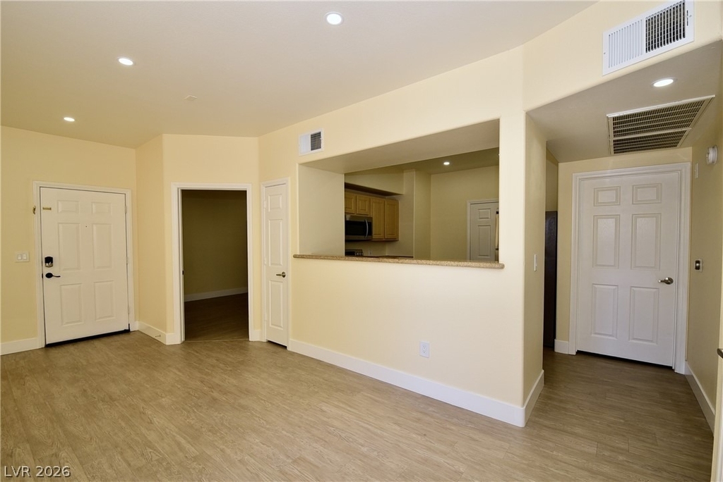8000 Badura Avenue - Photo 0