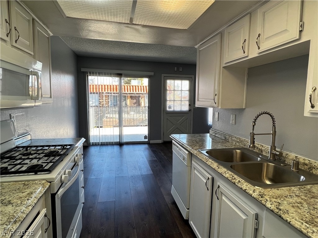 6630 Bubbling Brook Drive - Photo 9