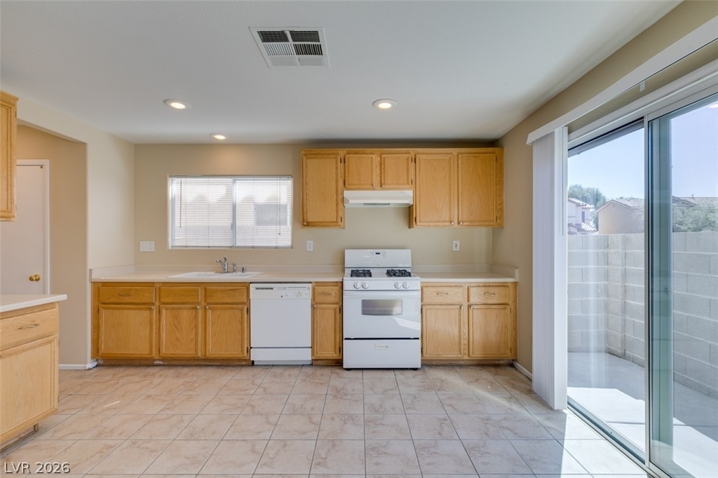 1170 Orange Meadow Street - Photo 9