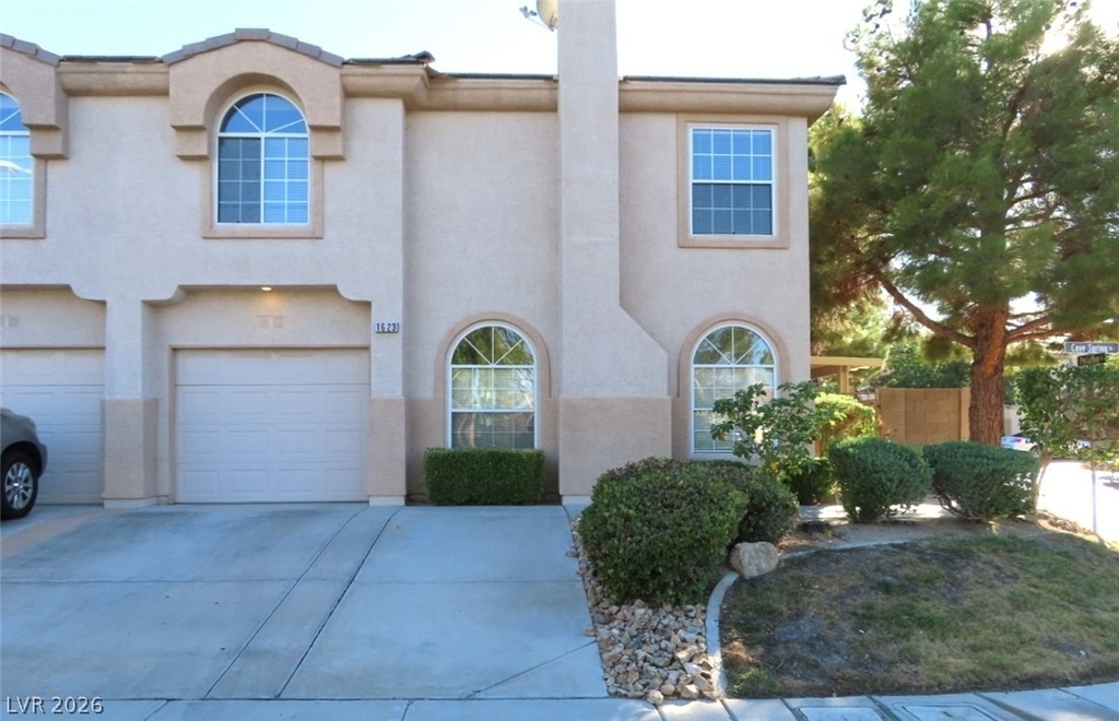1623 Cave Spring Drive - Photo 2