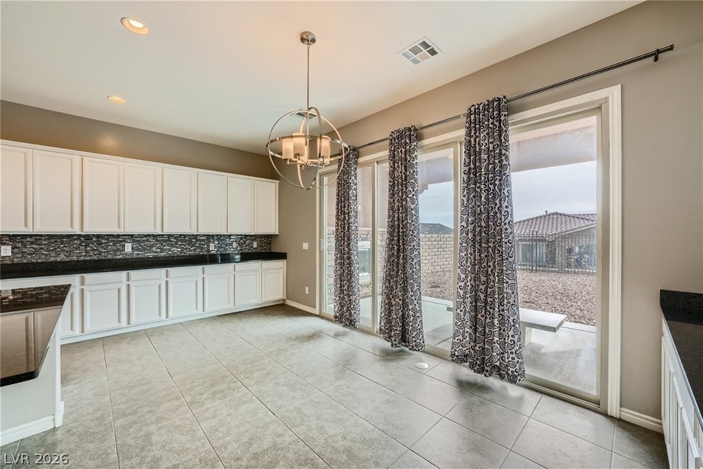 12165 Edgehurst Court - Photo 8