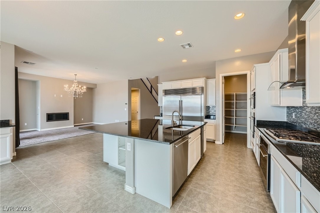 12165 Edgehurst Court - Photo 6