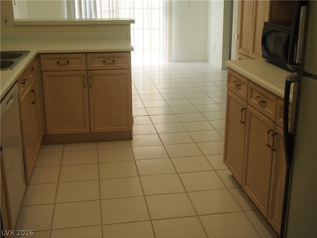 7724 Bauble Avenue - Photo 9