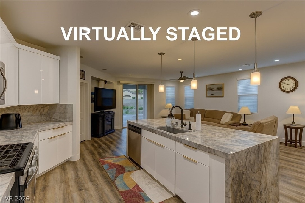 426 Port Reggio Street - Photo 4