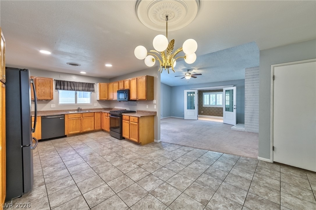 1824 Saylor Way - Photo 3