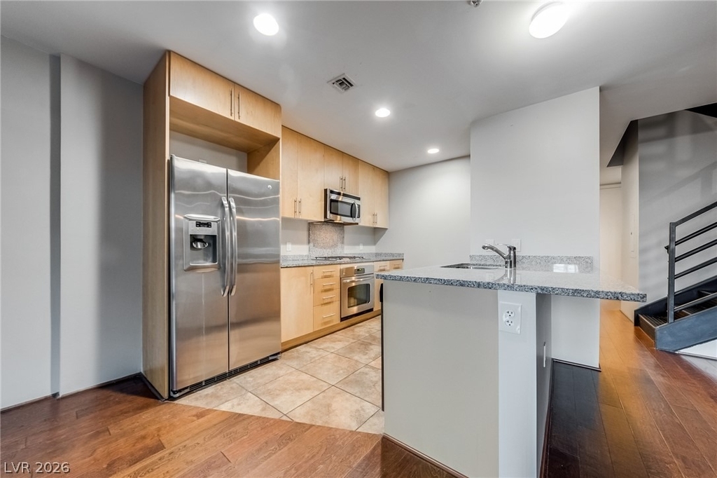 353 E Bonneville Avenue - Photo 6
