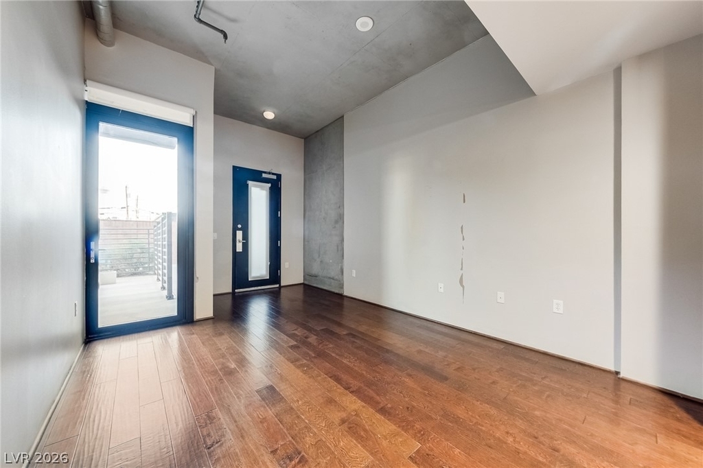 353 E Bonneville Avenue - Photo 2