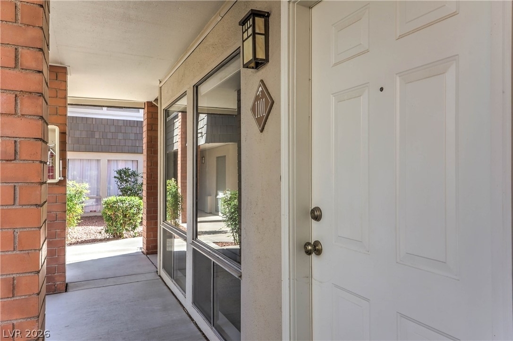 714 Oakmont Avenue - Photo 2