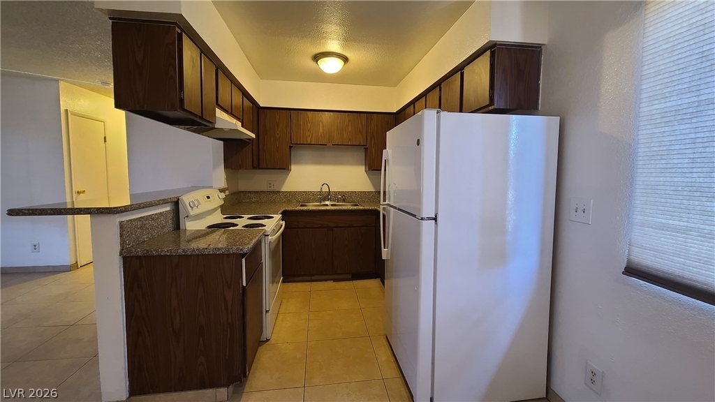3117 E Carey Avenue - Photo 4