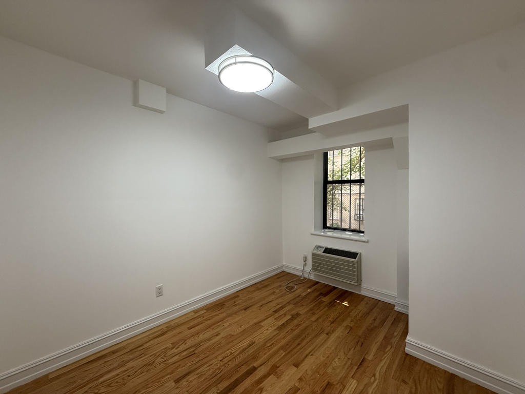 440 East 78th Street - Photo 8