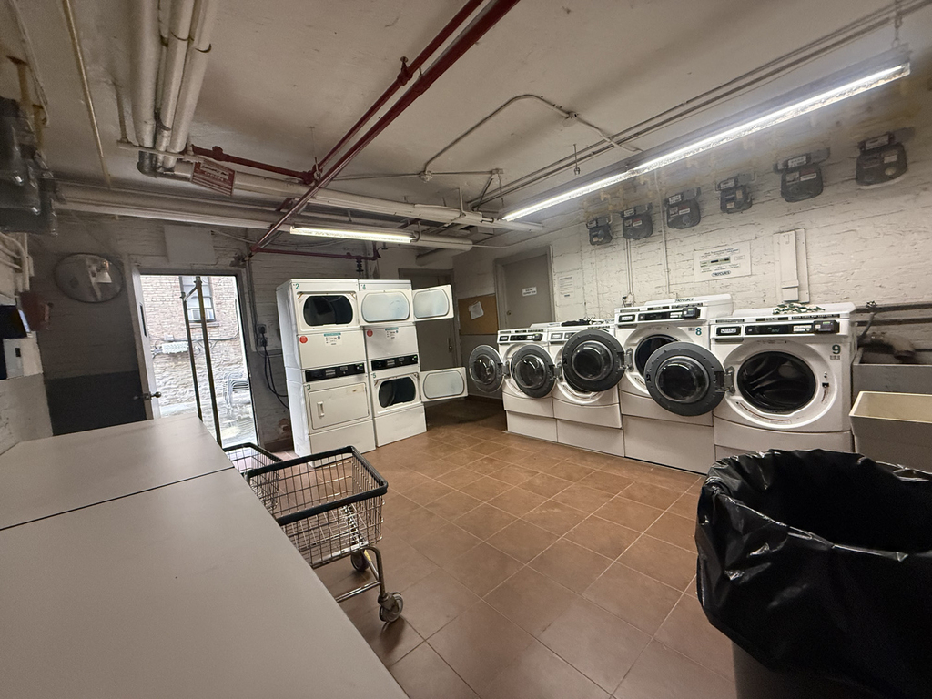 440 East 78th Street - Photo 11