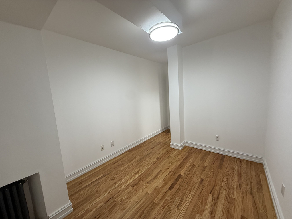 440 East 78th Street - Photo 9