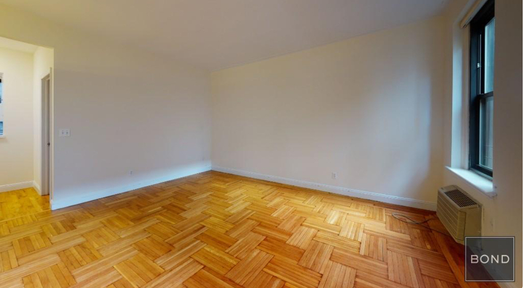 East 78th Street - Photo 2